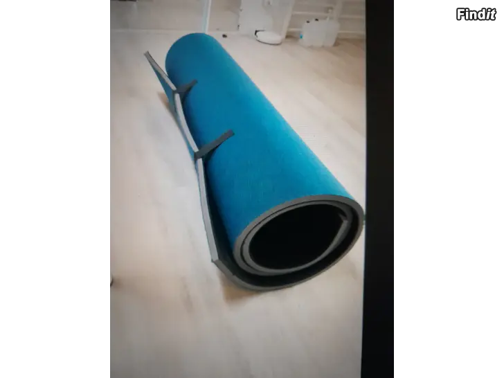 Myydään Matta 4 x 2 meter för hemma Jumppa för vuxna och barn