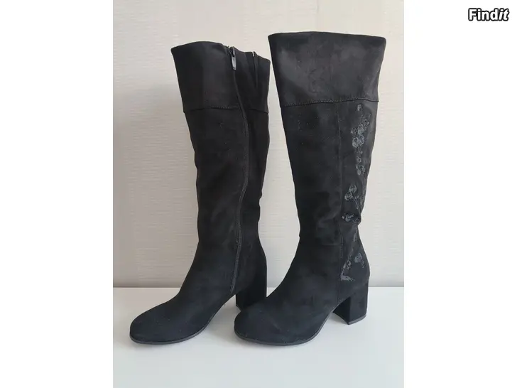 Myydään Naisten kengät, koko 39