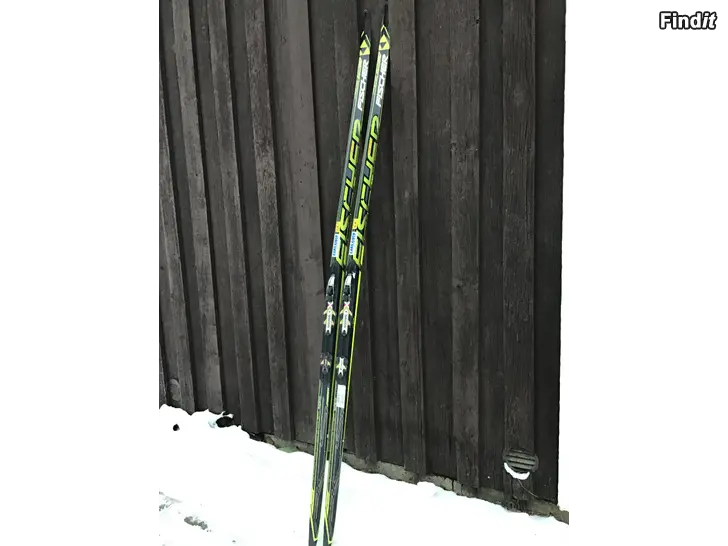 Säljes Tävlingsskidor Fischer Speedmax Classic 70-75kg