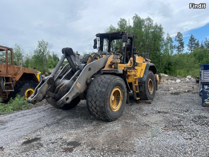 Myydään Volvo L180H osina