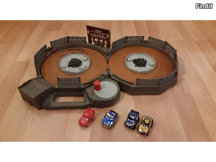 Myydään Disney Pixar Cars Mini Racers Crank  Crash Derby Playset  -10e