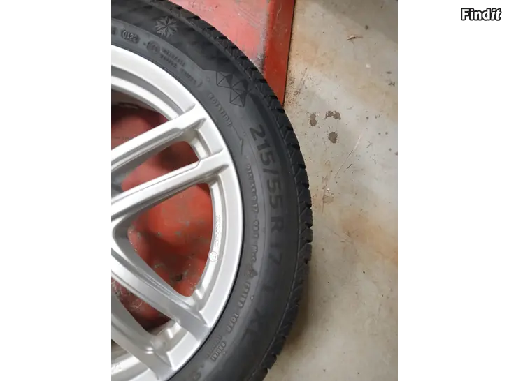 Myydään 215/55 R17