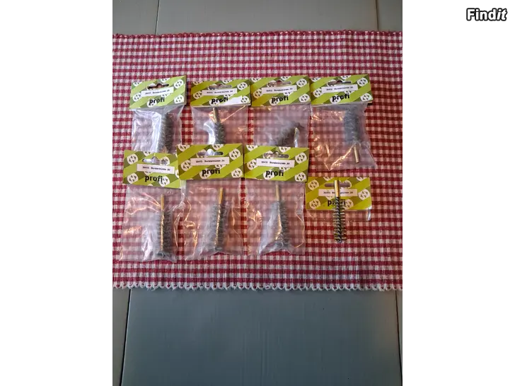 Myydään Haulikon 20 kaliiperisen nylon/messinkinen puhdistusharjoja