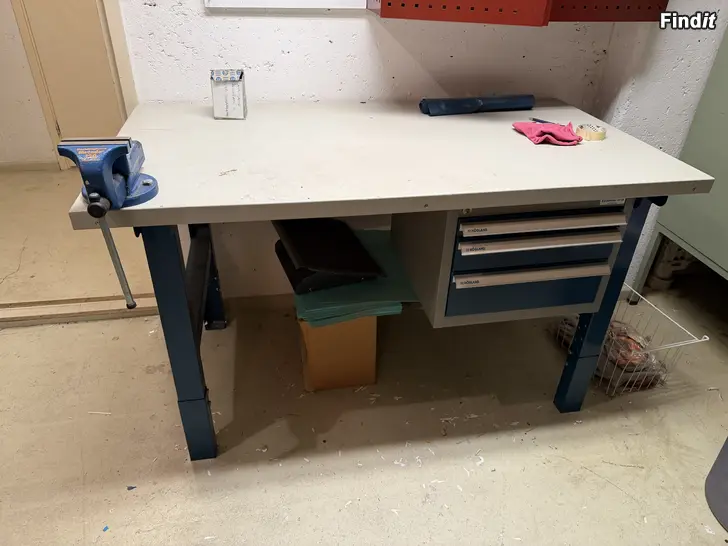 Säljes Arbetsbord