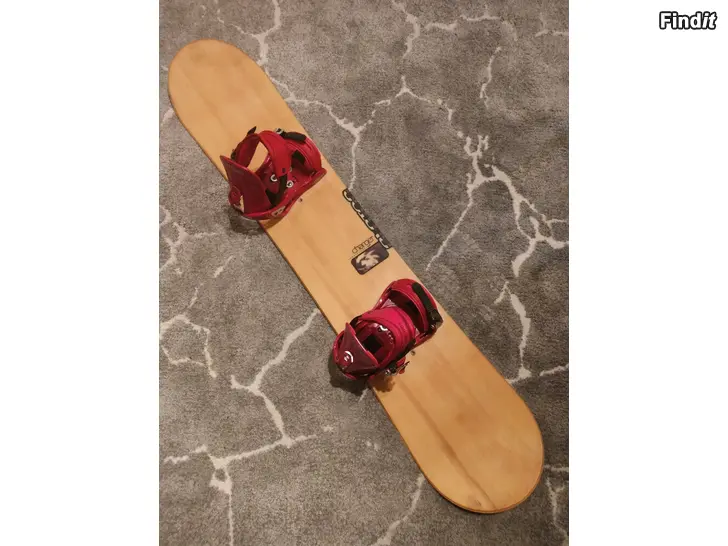 Säljes Snowboard Lumilauta Burton charger 143 cm