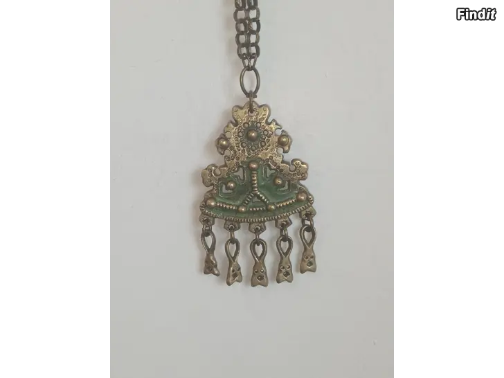 Säljes Till salu ett fint exemplar av Kalevalas vintagesmycke Karkun riipus  brons
