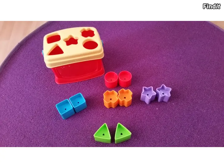 Myydään Fisher Price lapsen ensimmäiset palikat -hinta 8e