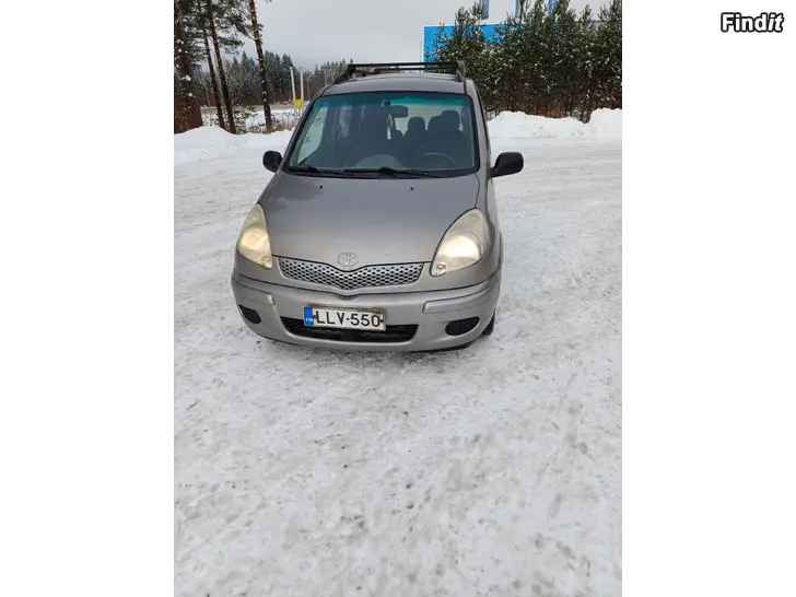 Säljes Toyota yaris verso 1.3 bensin