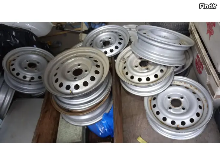 Myydään Peräkärryn vanteita 13