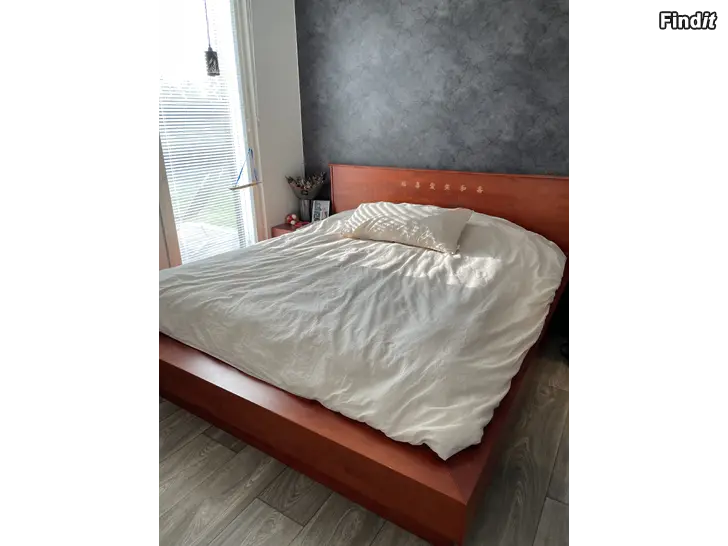 Myydään Snickad dubbelsäng