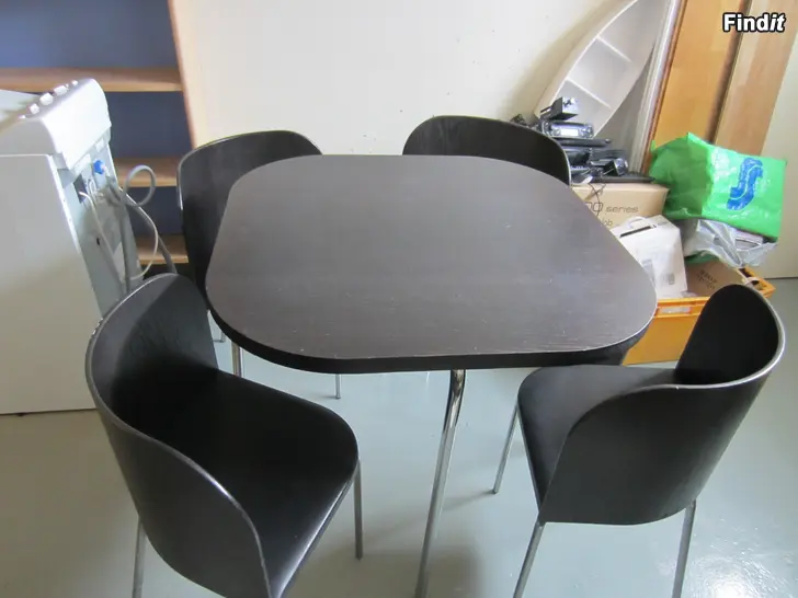 Myydään Ikean pöytä/tuolit
