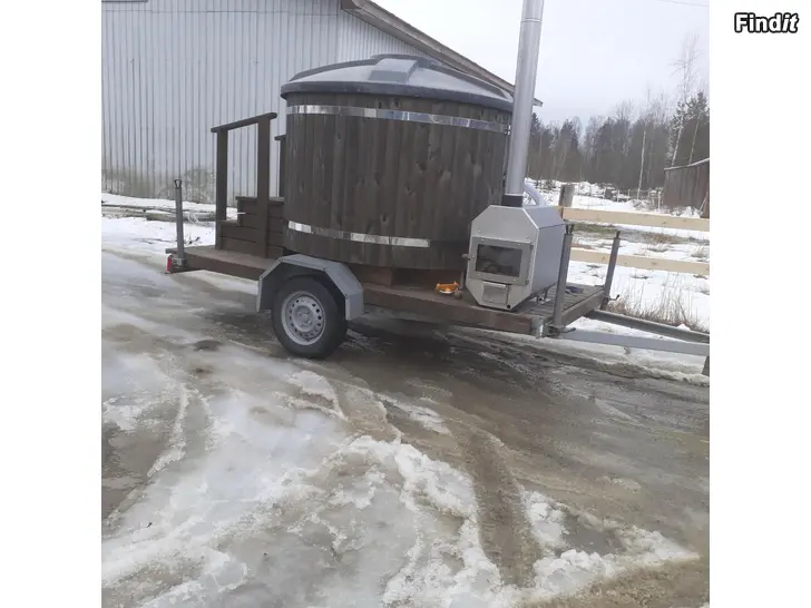 Uthyres Förfytbar badtunna monterat på lätt släp