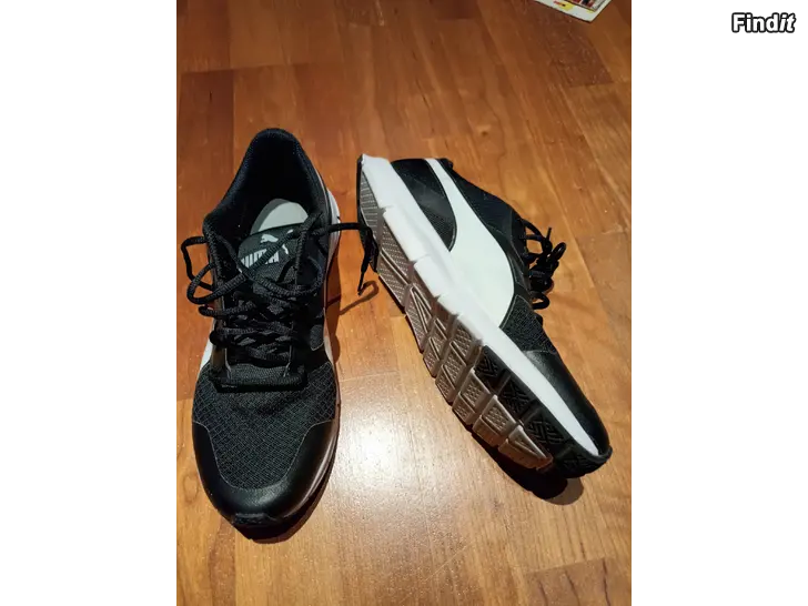 Säljes Puma länkskor