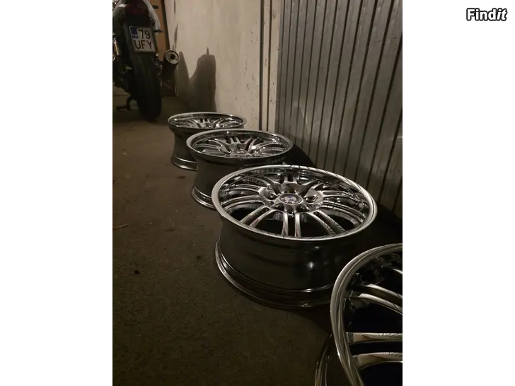 Myydään Bmw e46 m3 -vanteet