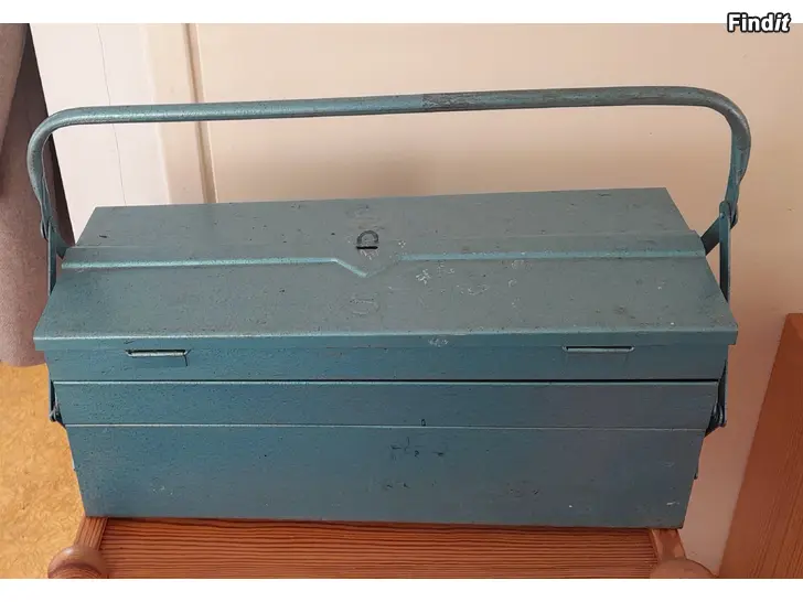 Säljes Verktygslåda/box plåt 3avdelningar