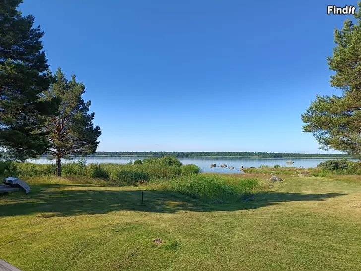Säljes Fin villa med storslagen utsikt över hav. Bilväg