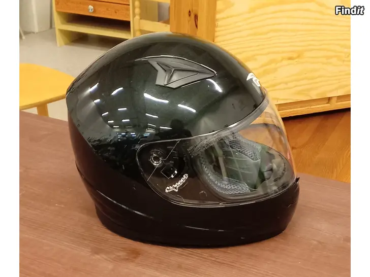 Myydään RXA kypärä