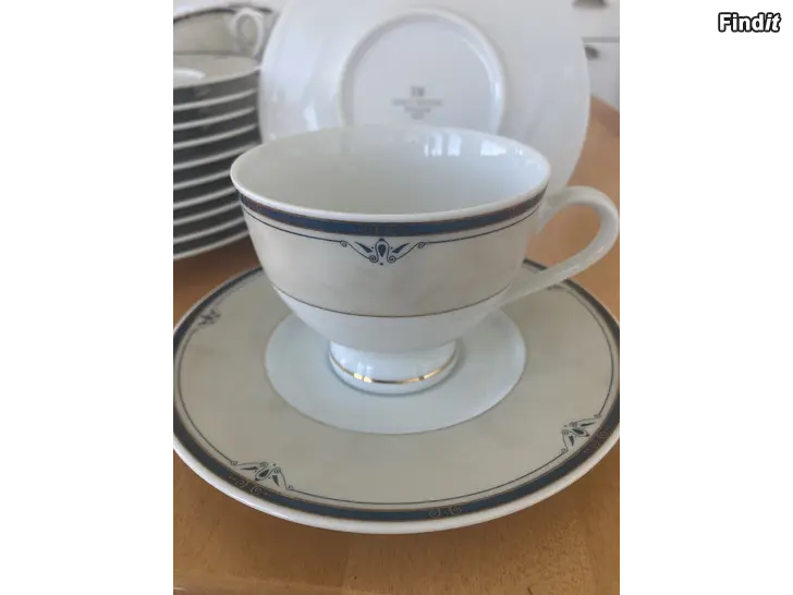 Säljes Kaffekoppar med assietter