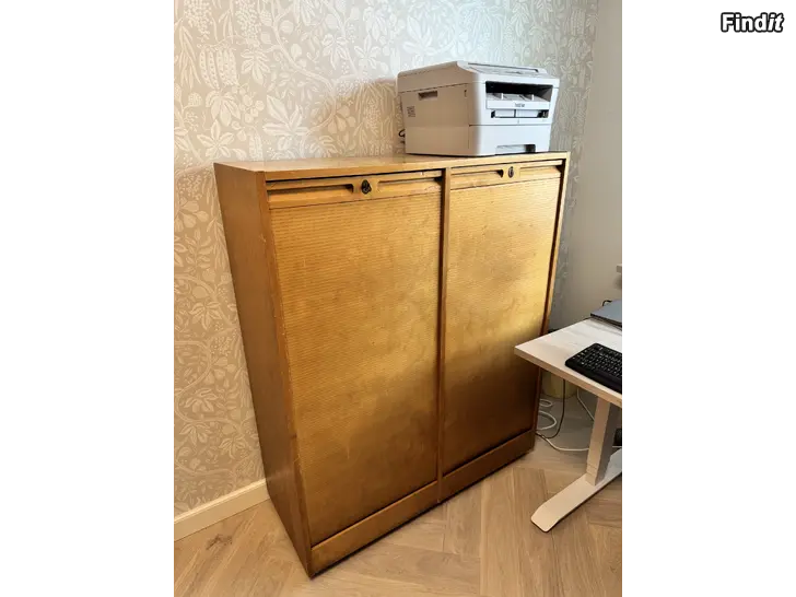Myydään Rulokaappi