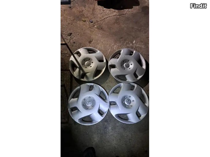 Säljes Navkapslar Toyota 15