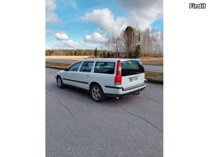 Myydään Volvo V70 S.T.W  2.4 Bensiini