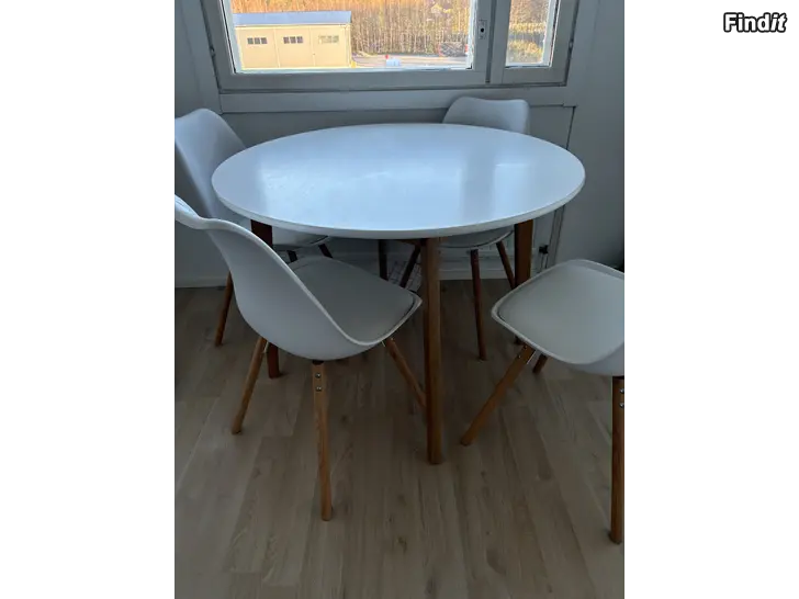 Myydään Köksbord + 4 stolar