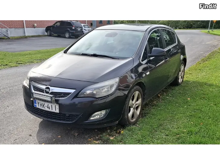 Myydään Opel astra 2.0 diesel 2012vm automaatti