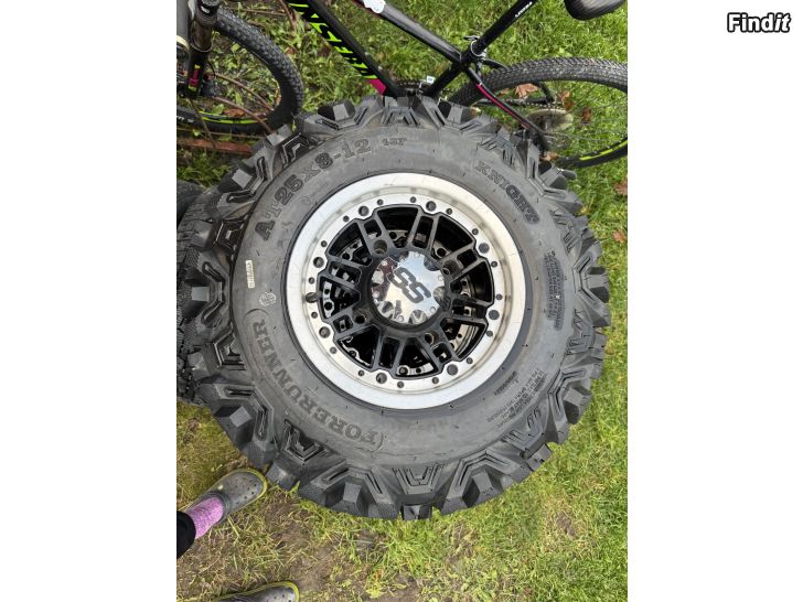 Säljes Dubbdäck på alufälg Polaris ATV/UTV