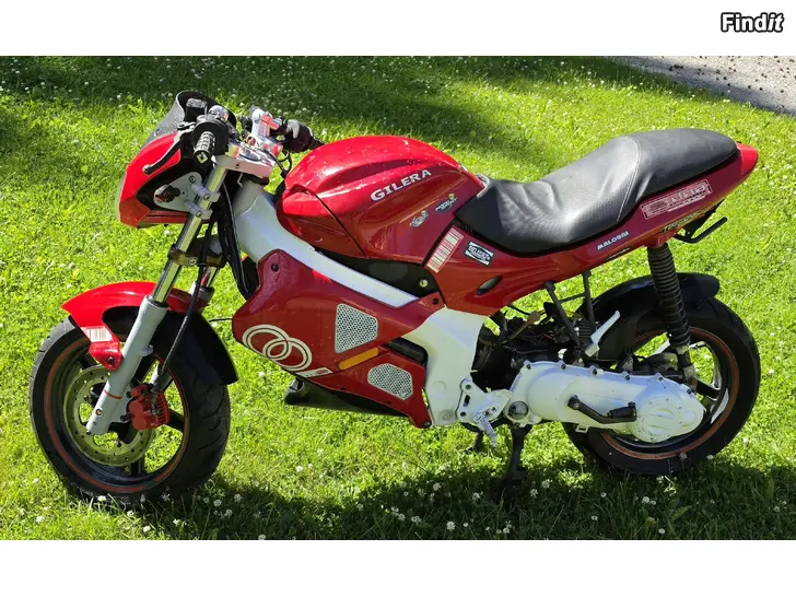 Säljes En mer sällsynt blickfångare Gilera DNA 2001