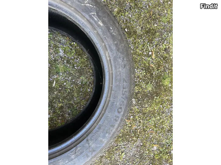 Myydään Kitkarenkaat / Friktionsdäck 235/60 R18