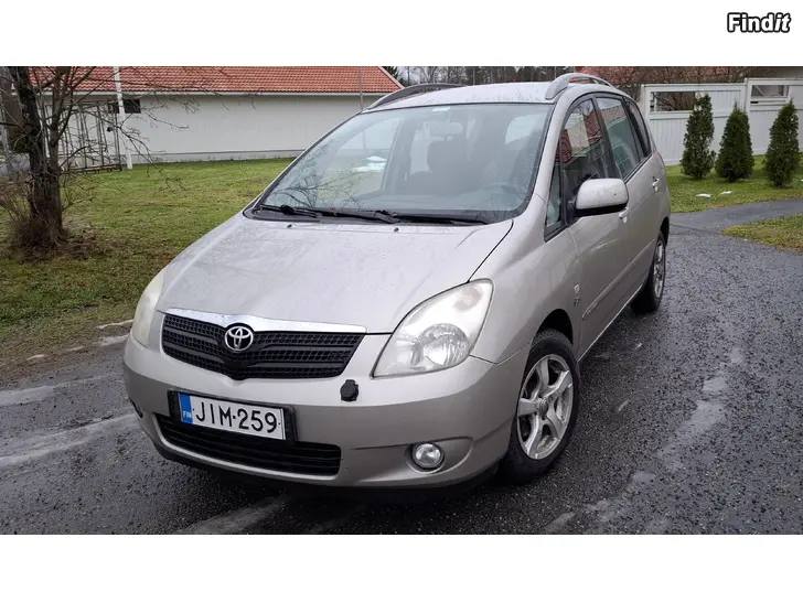 Säljes Toyota Corolla verso 2003vm 2.0 diesel