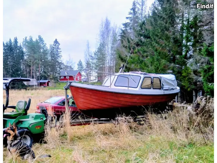 Myydään Brännbacka moottorivene, lasikuitu
