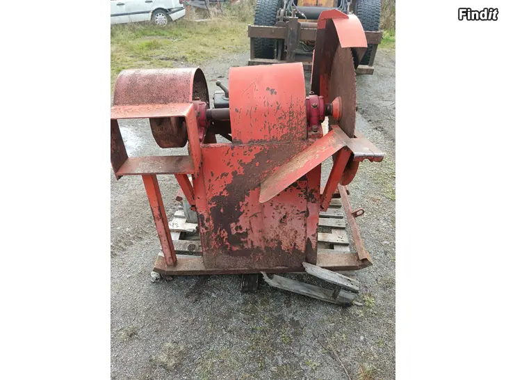 Säljes Vedkap med klyv o elmotor