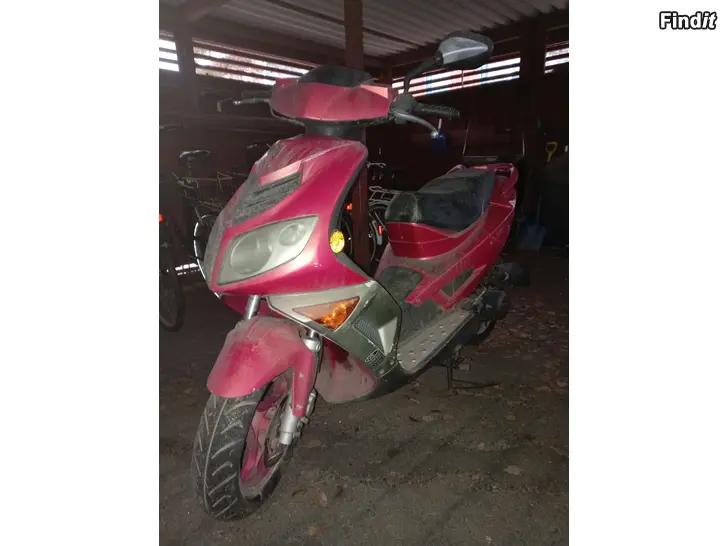 Myydään Helkama /Huatian 2008vm. 50cc skootteri