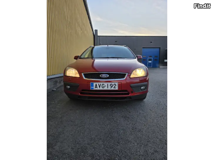 Säljes Ford Focus Ghia 2006 1.6 bensin körd 209.000km