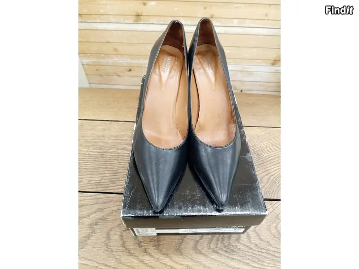 Säljes Bianco avokkaat, koko 39