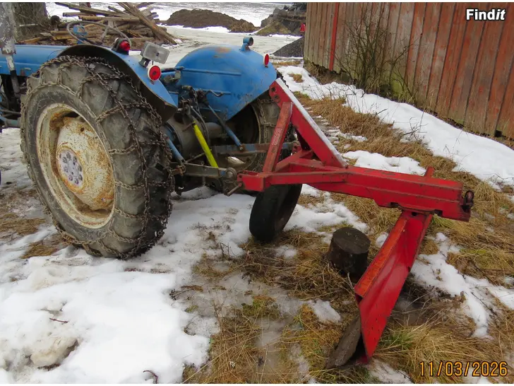 Myydään Fordson Dexta