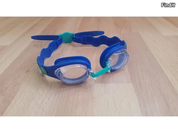 Myydään Speedo lasten siniset uimalasit - hinta 3e