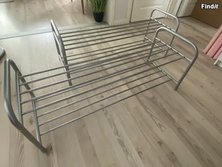 Myydään Kenkäteline X 2