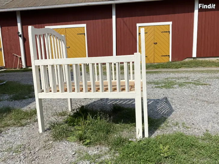 Säljes Utdragbara barnsängar