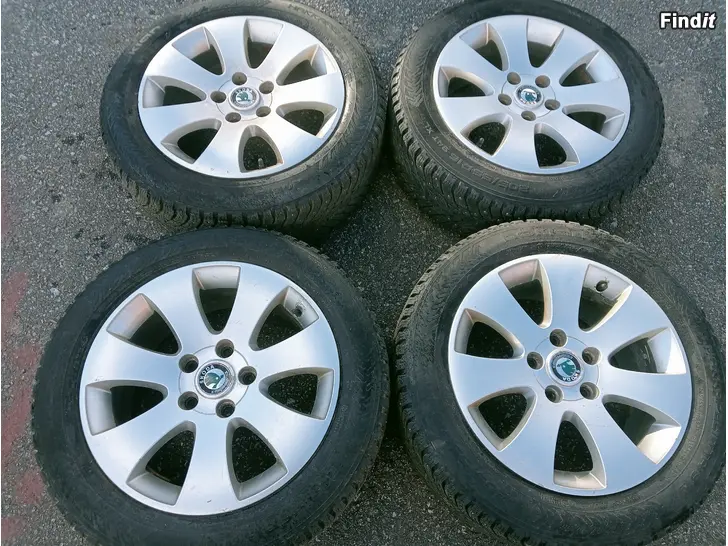 Myydään Skodan alut 5-112 Nokian nastarenkailla 205/55R16 94T