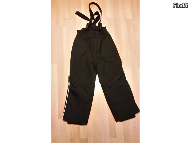 Säljes Lotta  Lassi mustat talvihousut henkseleillä koko 110 8e