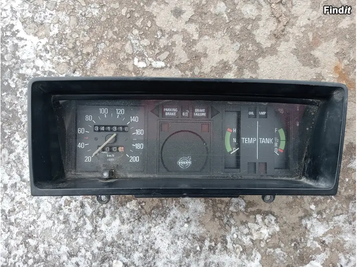 Myydään Volvo 244 1979 mittaristo 1212529