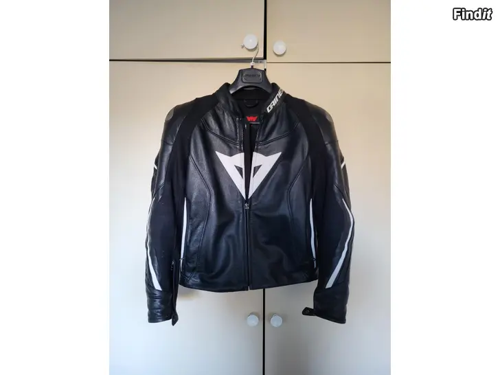 Säljes Dainese läderjacka