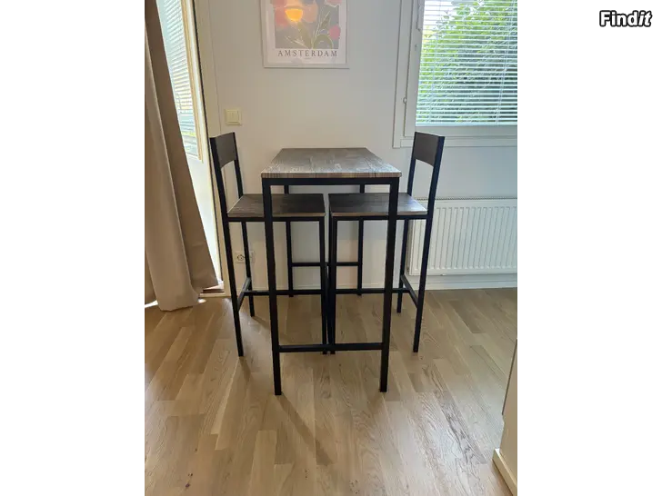 Myydään Barbord med två tillhörande stolar