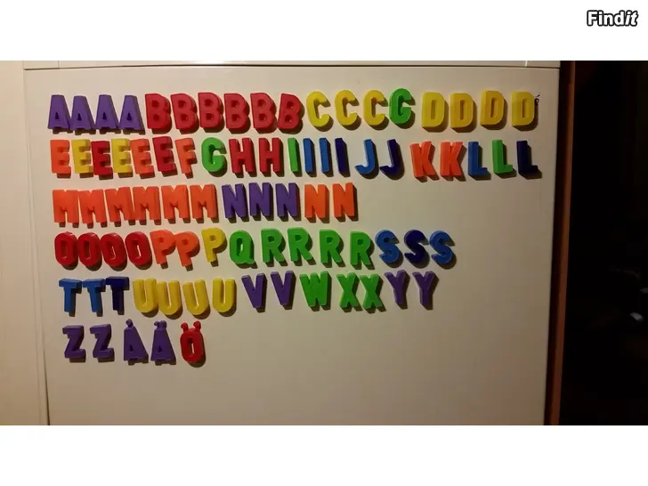 Myydään Magneettikirjaimet Aakkoset 84kpl 5e