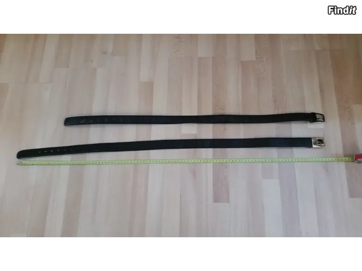 Myydään 2x vyö pituus 80cm ja pituus 92cm - yhteishintaan 4e