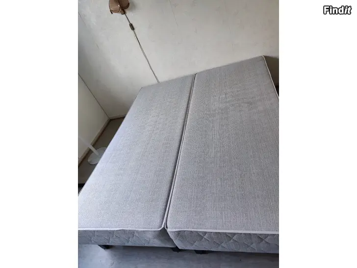 Myydään 2 sängyt ja sijauspatjat