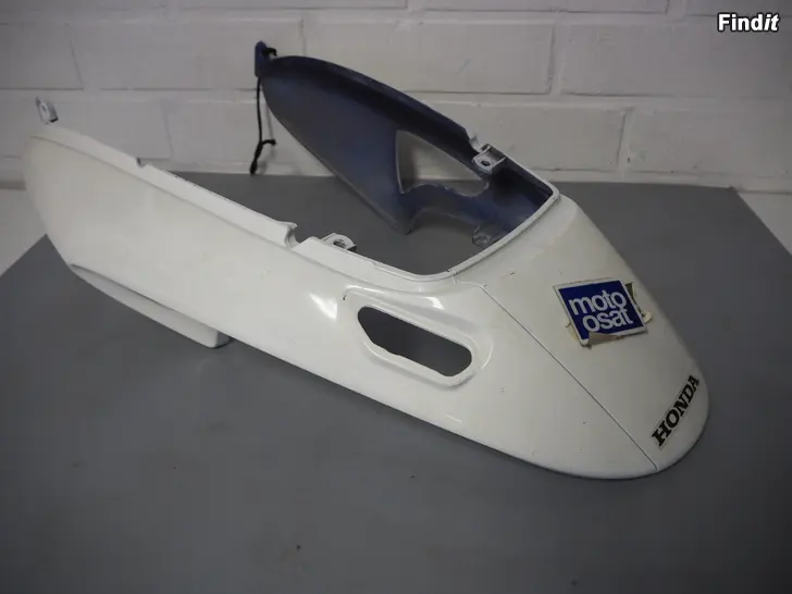 Myydään Honda CB 1100 X-11 SF SC42 99-03 osia