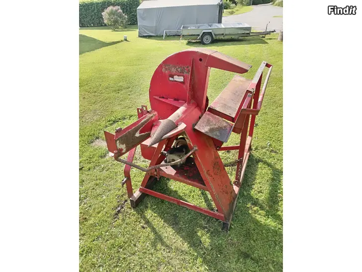 Säljes Traktorved cirkel 700mm med skruv
